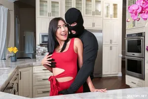 MYBA-059 Cánh hoa của người phụ nữ đã kết hôn được lật ngược