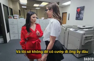 ?? [Không kiểm duyệt] Anh ơi~ Của anh to thế?? Em cảm thấy rất tuyệt khi anh liếm nó, em yêu anh rất nhiều~ Anh mút ngực em~ Đau quá~ Em đã quan hệ với anh lâu như vậy rồi, anh trai, anh có chịu để em đau khổ không?? Này, to quá~ Đến đây nào, xuất tinh~