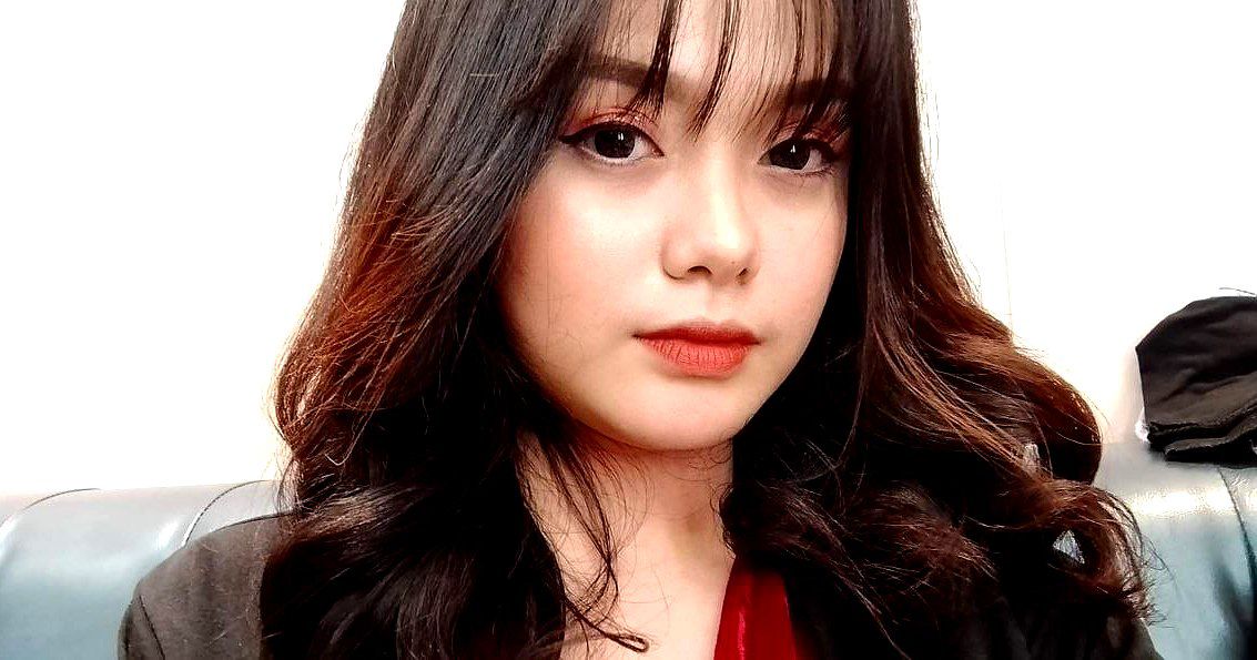 Địt tê hai mép lồn em tây mông to dáng ngon cực xinh