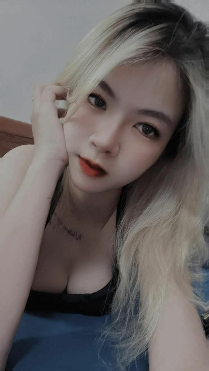 Không thể cưỡng lại và đã quan hệ với mẹ của bạn tôi bằng cái mông và bộ ngực lớn của bà ấy - Đối thoại nghiệp dư của Nga